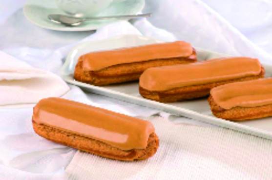 Eclair au café