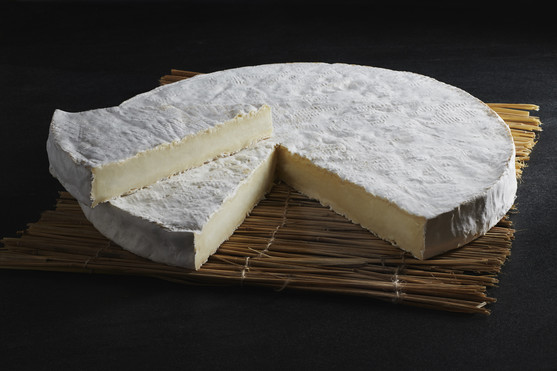 Brie de meaux affiné dans la