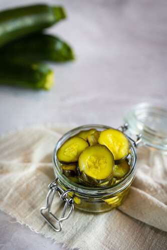 Pickles courgette curry