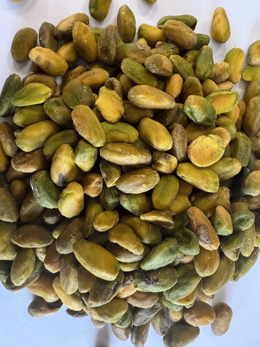 Pistache entière émondée