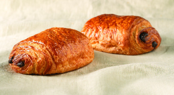 Pain au chocolat pret à cuire, au beurre, AOP charente-poitou