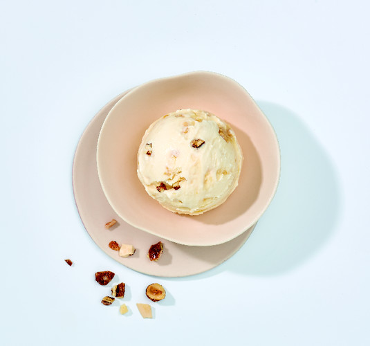 Crème glacée vanille aux noix de macadamia caramélisées