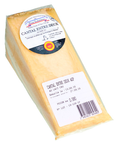 Cantal entre deux aop au lait cru 29 % m.g. 