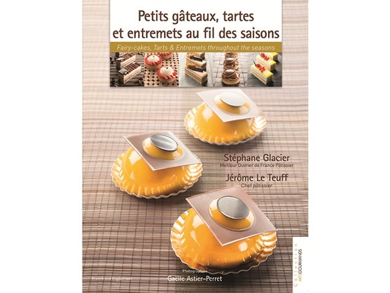 LIVRE PETITS GATEAUX TARTES ET  