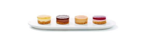 Assortiment mini cheesecakes citron, chocolat, framboise, caramel