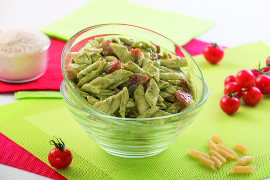 Salade italienne de penne pesto au grana padano 