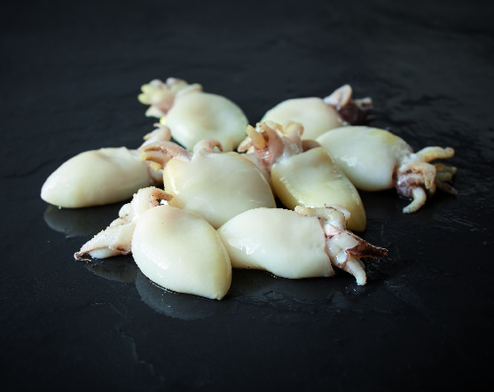 Petites seiches entières nettoyées 40 pièces et + au kg