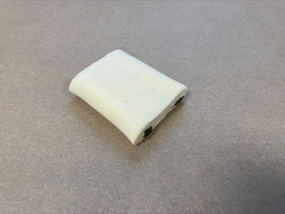 Pain au chocolat ultra feuille té doré cru 