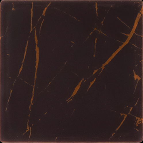 Décor chocolat noir carré griffé