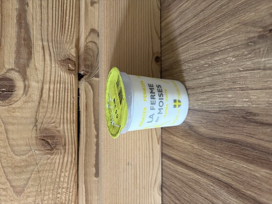 Yaourt au lait entier de chèvre et citron 